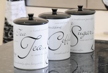 Pojemniki ceramiczne na herbat, kaw i cukier z napisami (3 sztuki) - Script - Price & Kensignton
