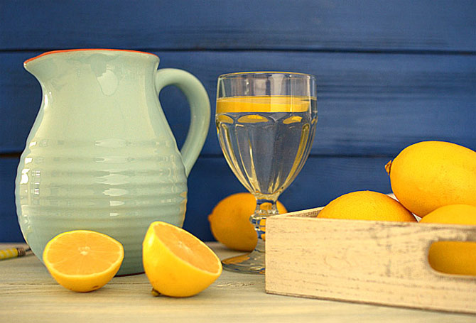 Dlaczego warto zaczyna dzie od szklanki wody z cytryn?
