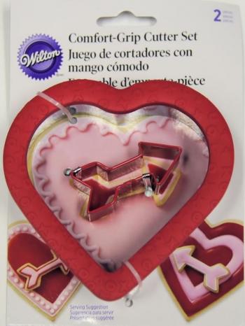Foremka metalowa z miękką obwódką do wykrawania ciastek w kształcie serca ze strzałą (2 sztuki) - 2310-7081 - Wilton