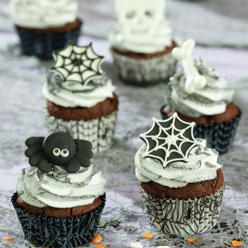 Papilotki do muffinów w kolorach białym i czarnym z motywem pajęczyn i pająków (36 szt. w opakowaniu) - Decora